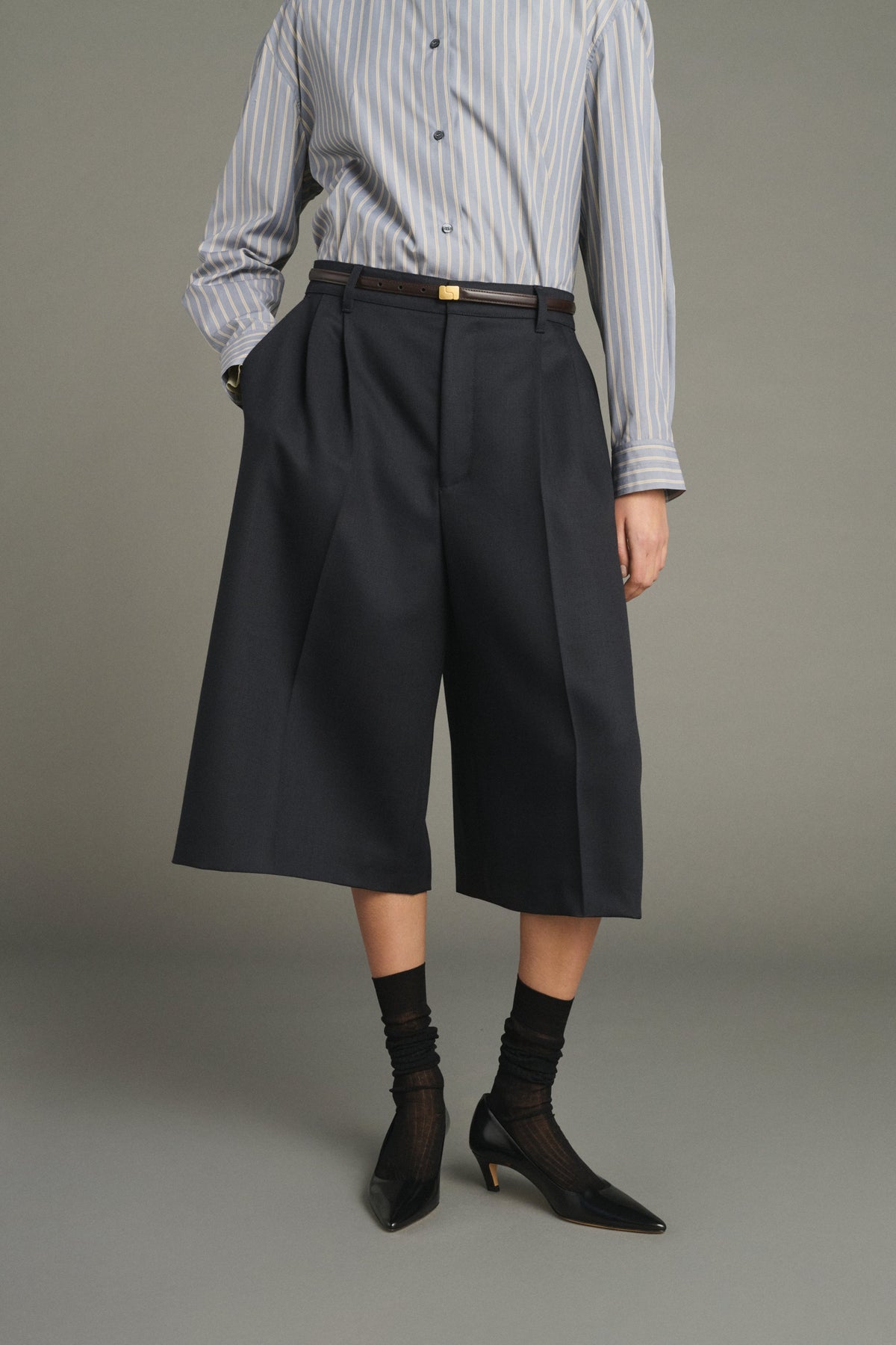 Jupe-culotte à pinces en laine vierge