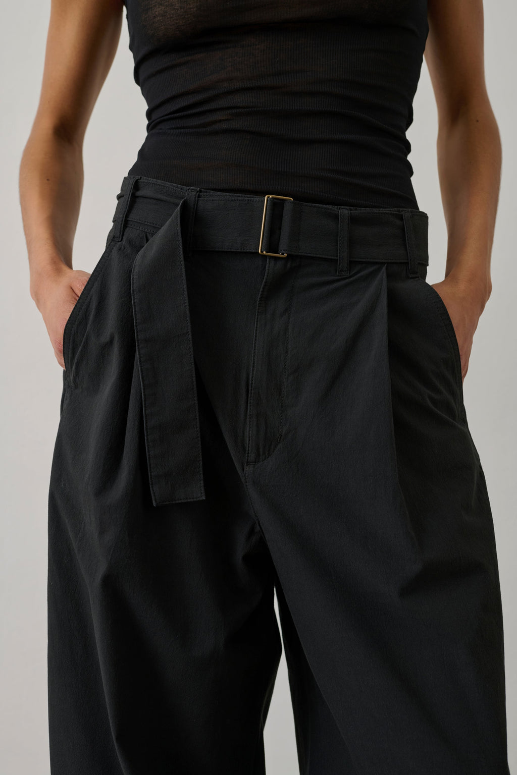 Pantalon à pinces en coton gaufré