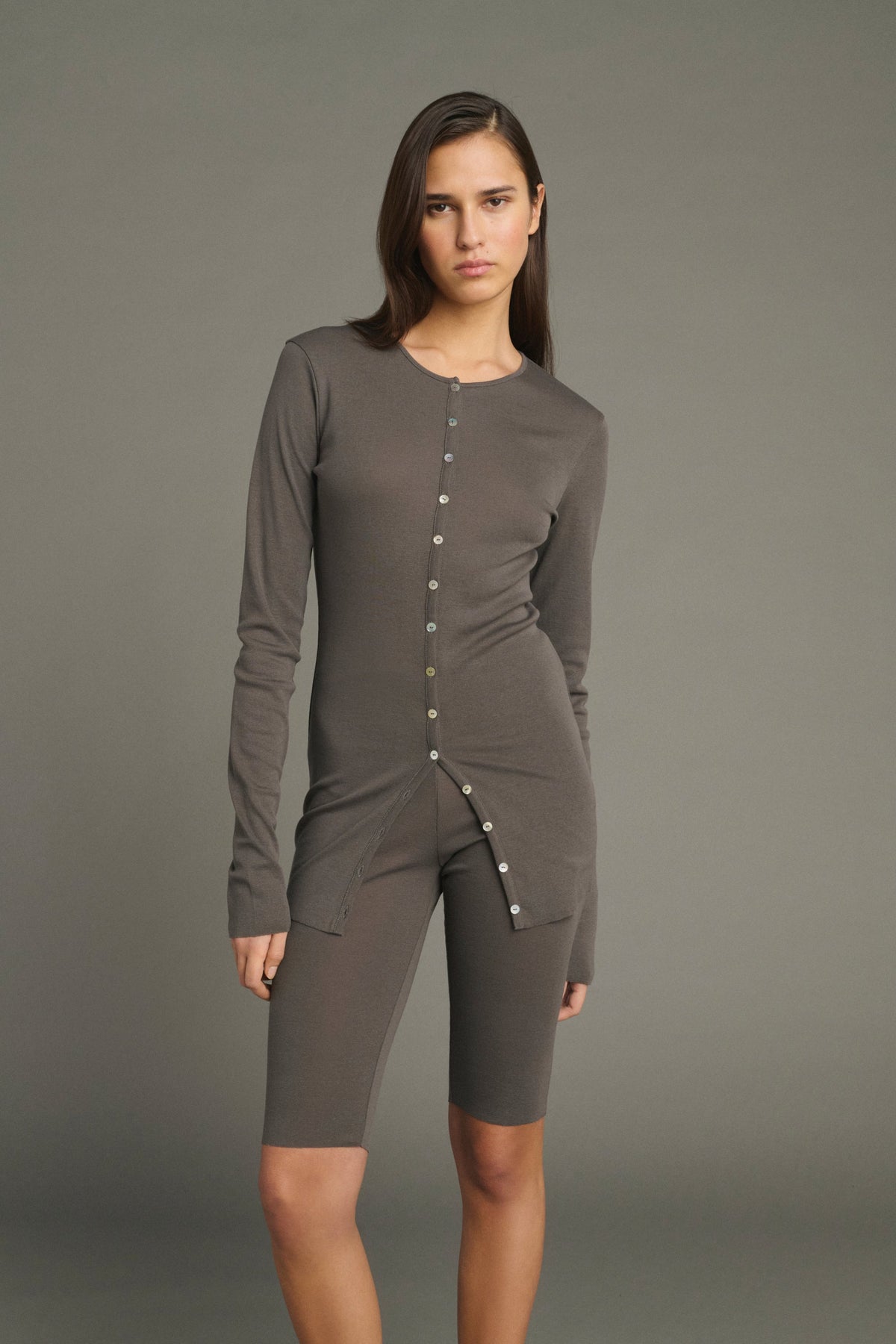 Tee-shirt boutonné à manches longues en jersey crêpe