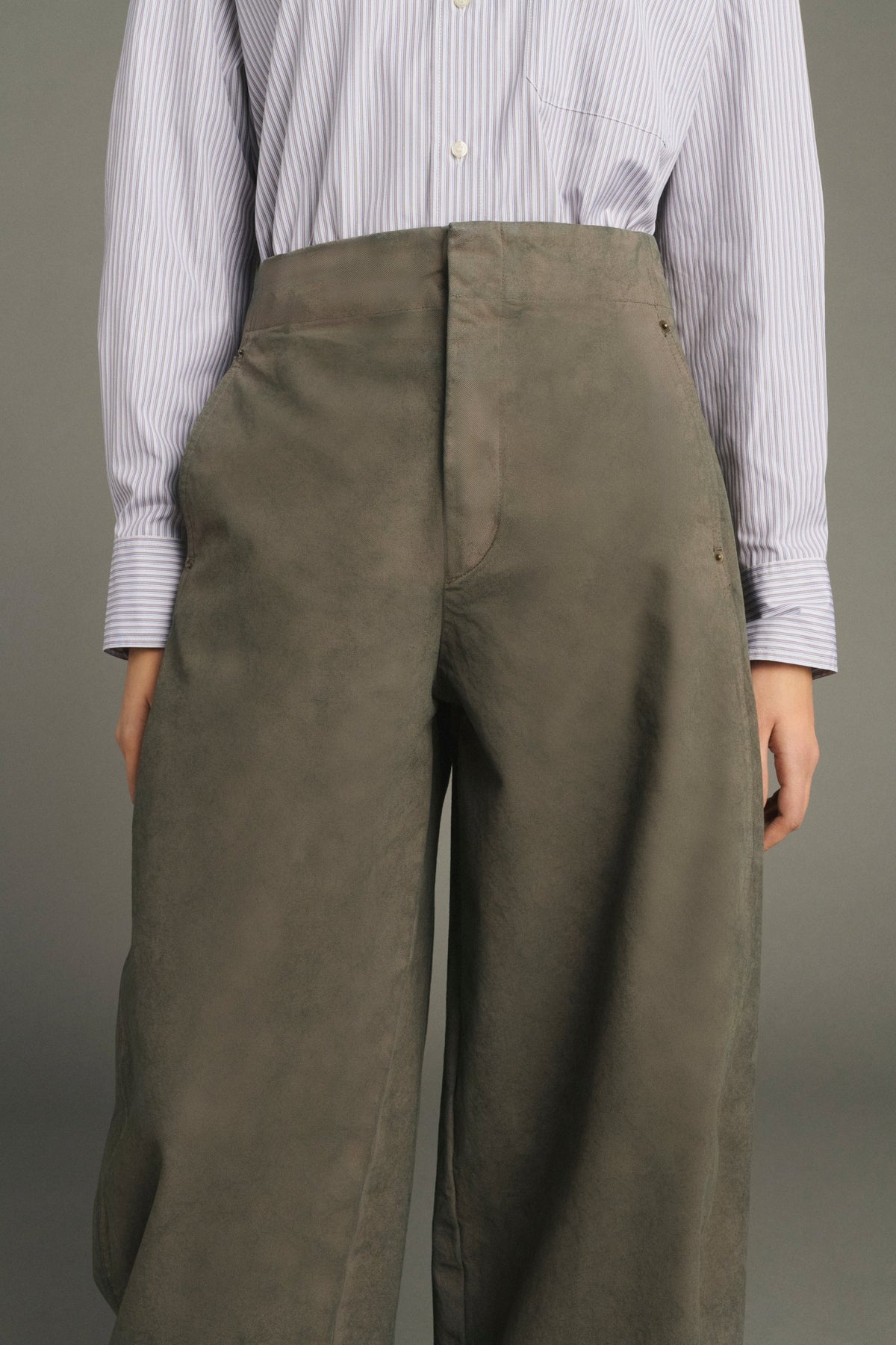 Jean barrel ajusté à la taille