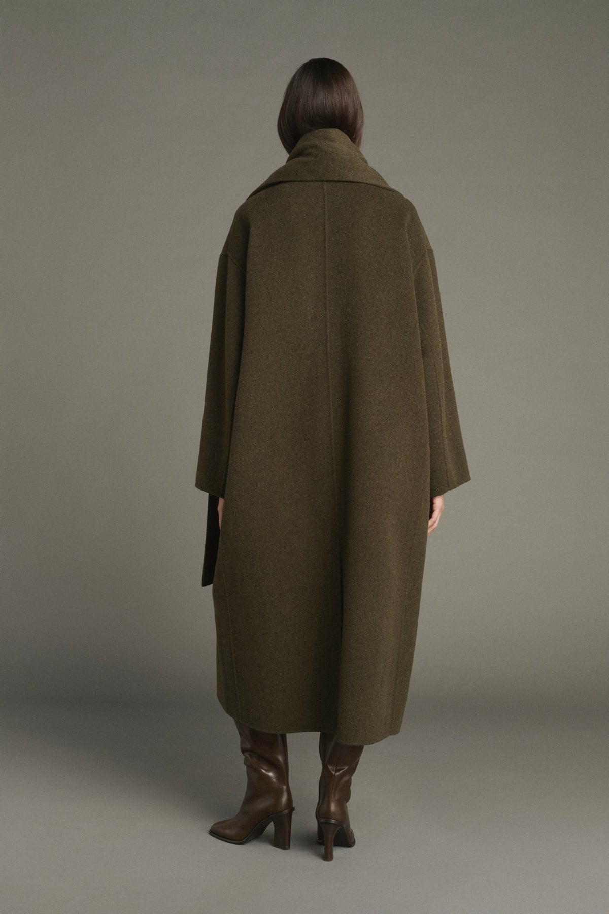 Manteau à écharpe amovible en laine double face