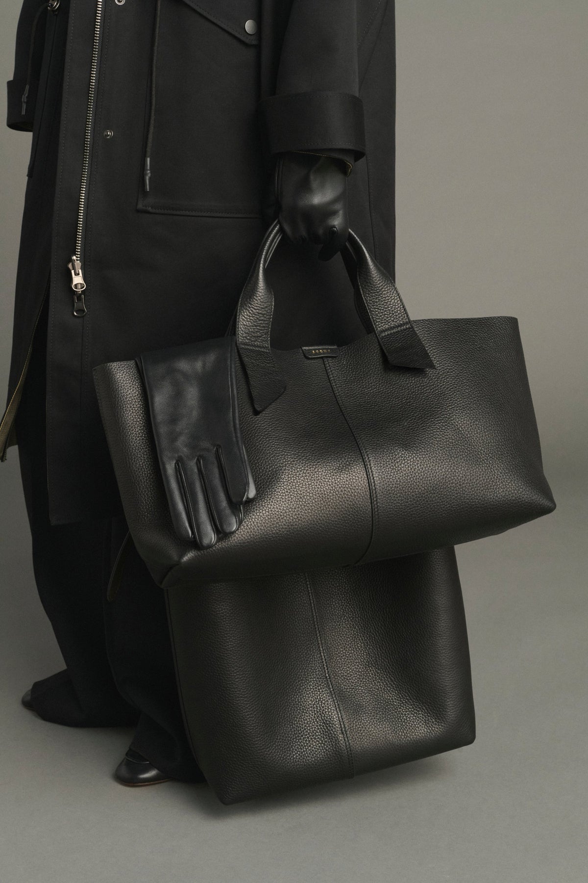 Sac cabas allongé en cuir grainé