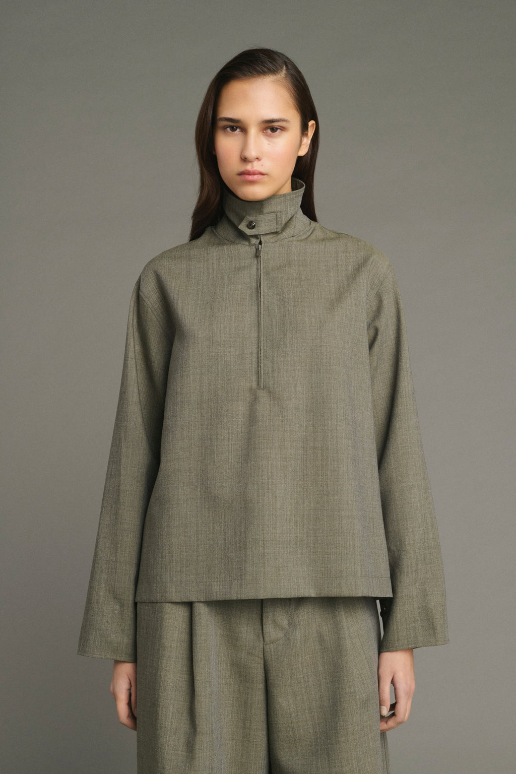 Chemise zippée en toile de laine légère