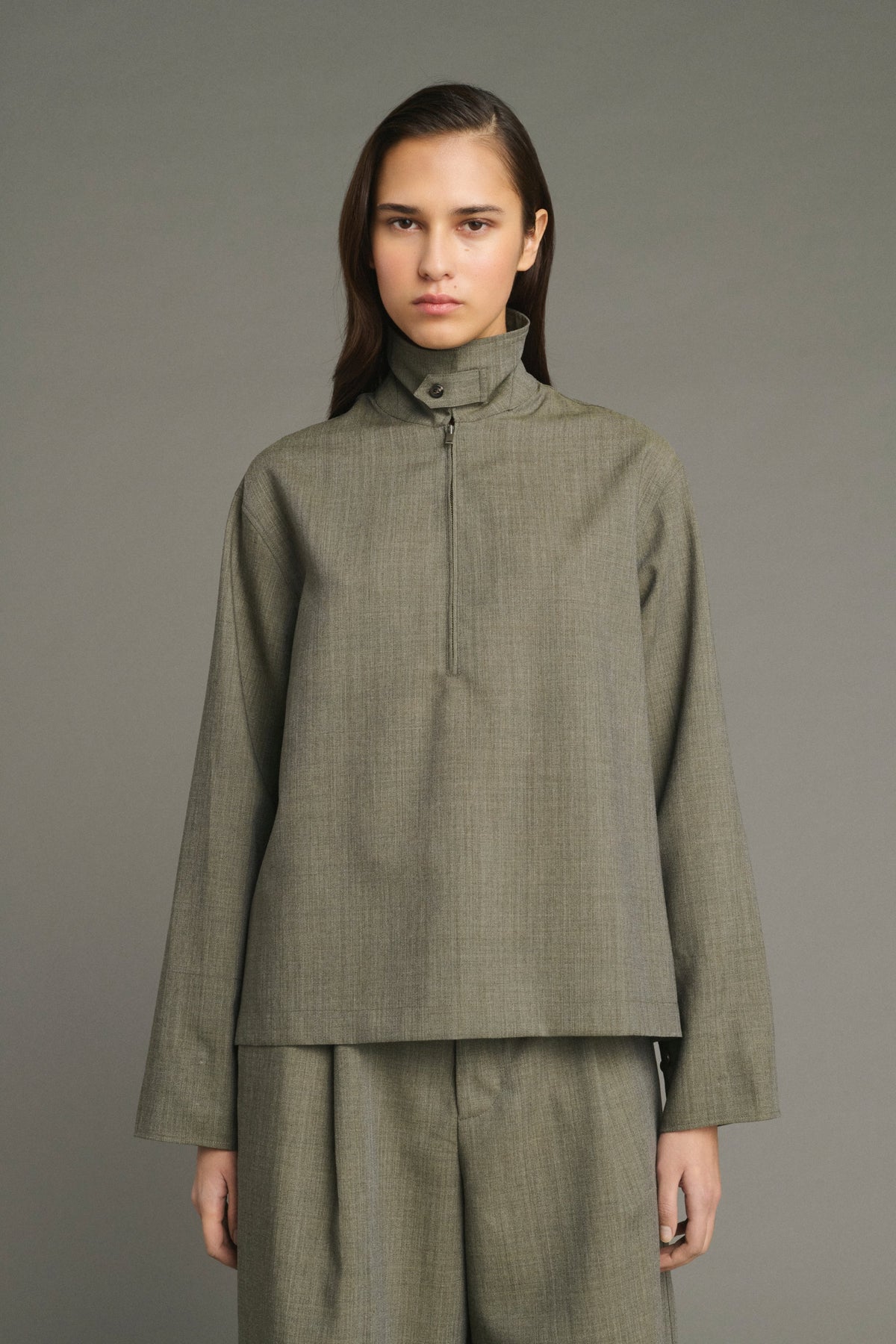 Chemise zippée en toile de laine légère