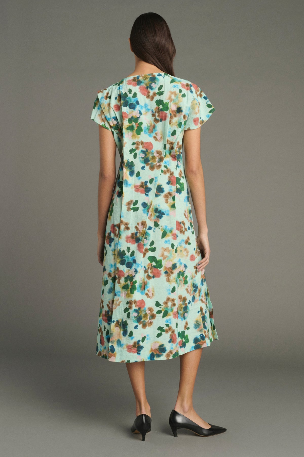 Robe en soie à pinces asymétriques