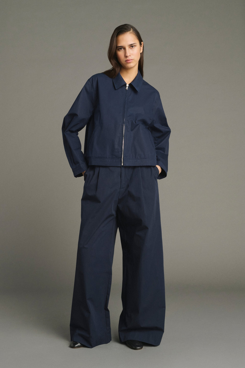 Pantalon à cordons en toile de coton glacée