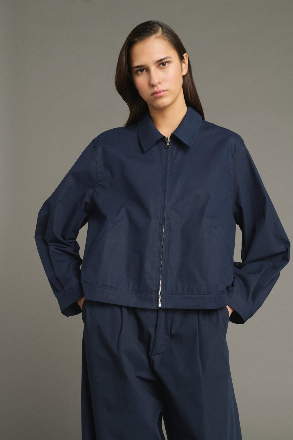Blouson court en toile de coton glacée