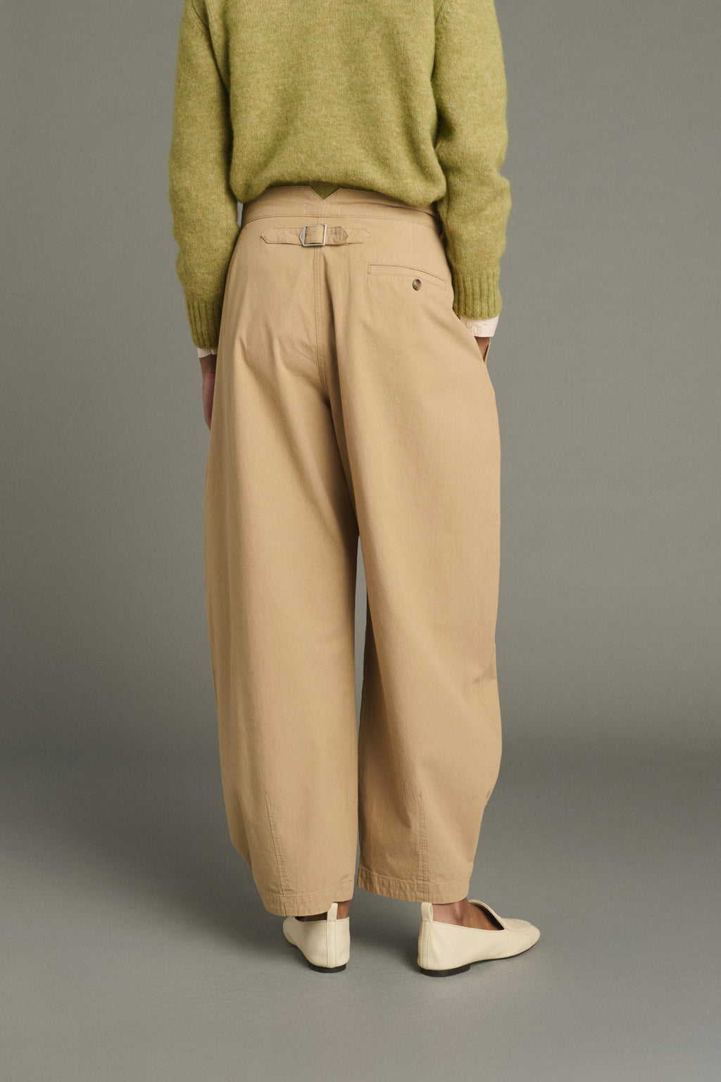 Pantalon à pinces et martingale en coton léger