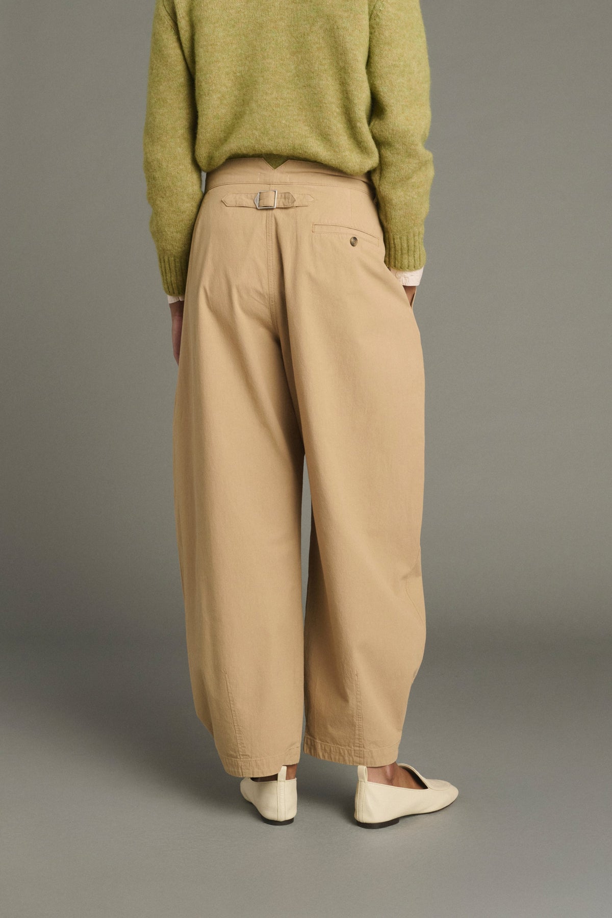 Pantalon à pinces et martingale en coton léger
