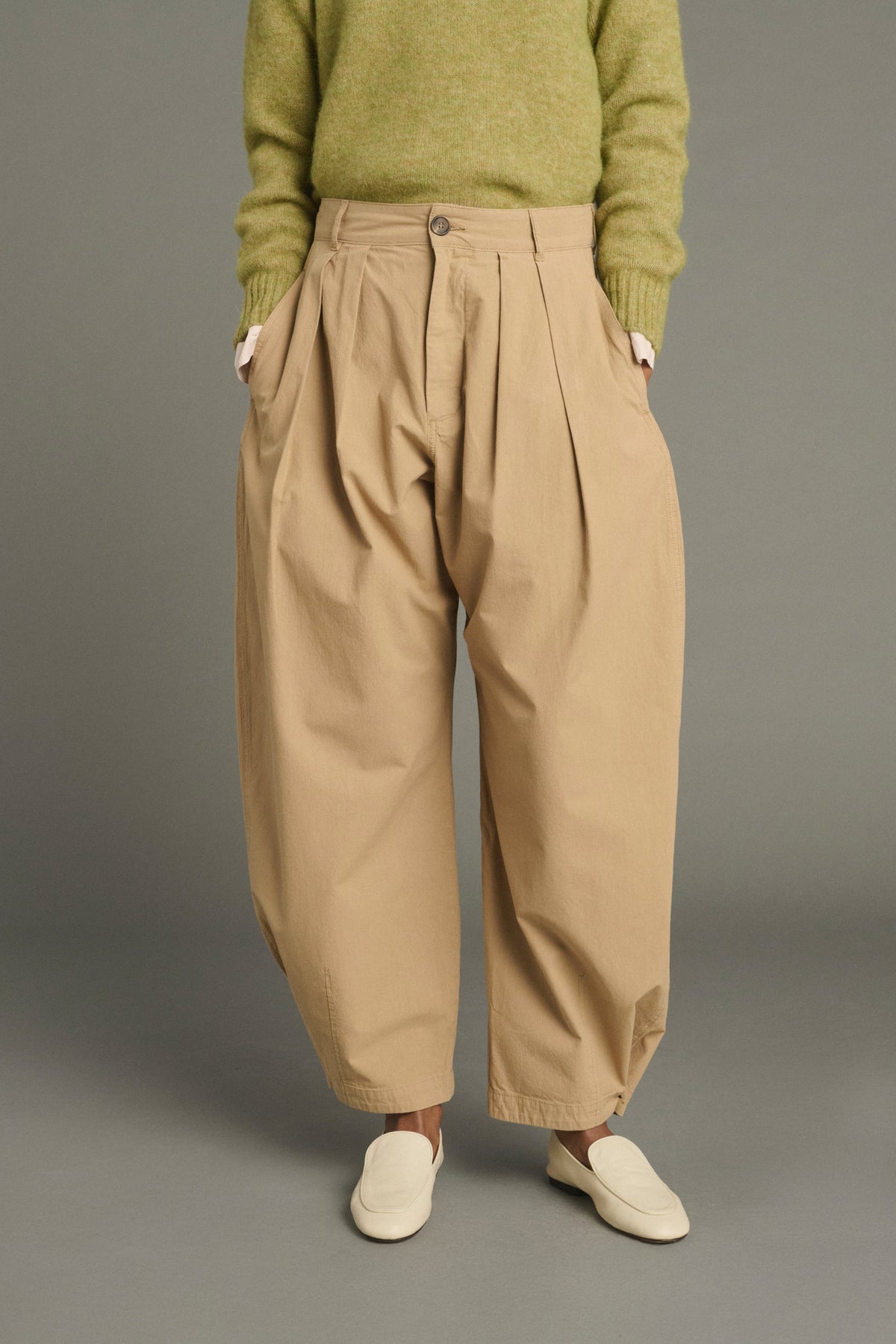 Pantalon à pinces et martingale en coton léger
