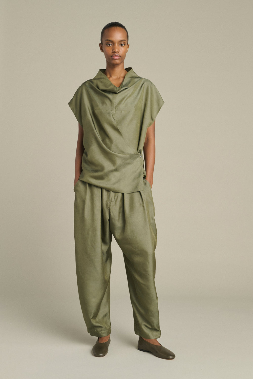 Blouse croisée en soie texturée
