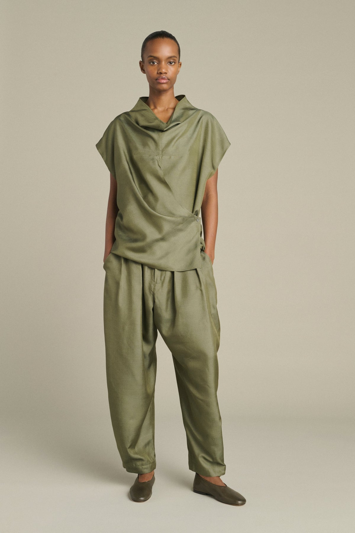 Blouse croisée en soie texturée