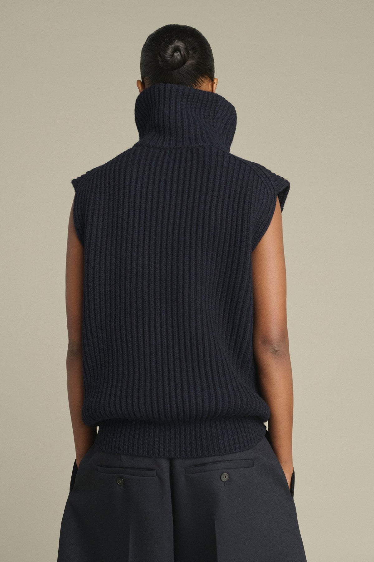 Cardigan oversize sans manches en côtes anglaises