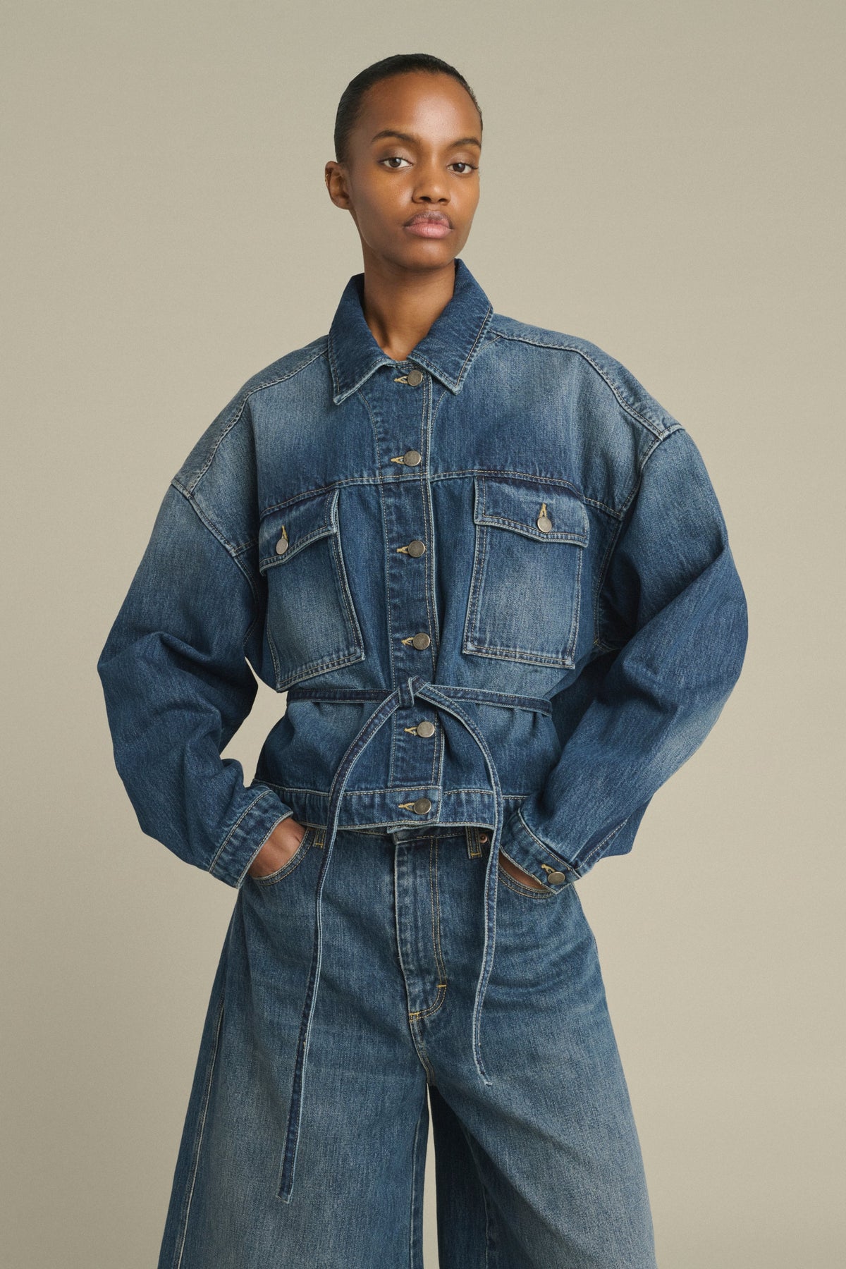 Blouson en denim ceinturé