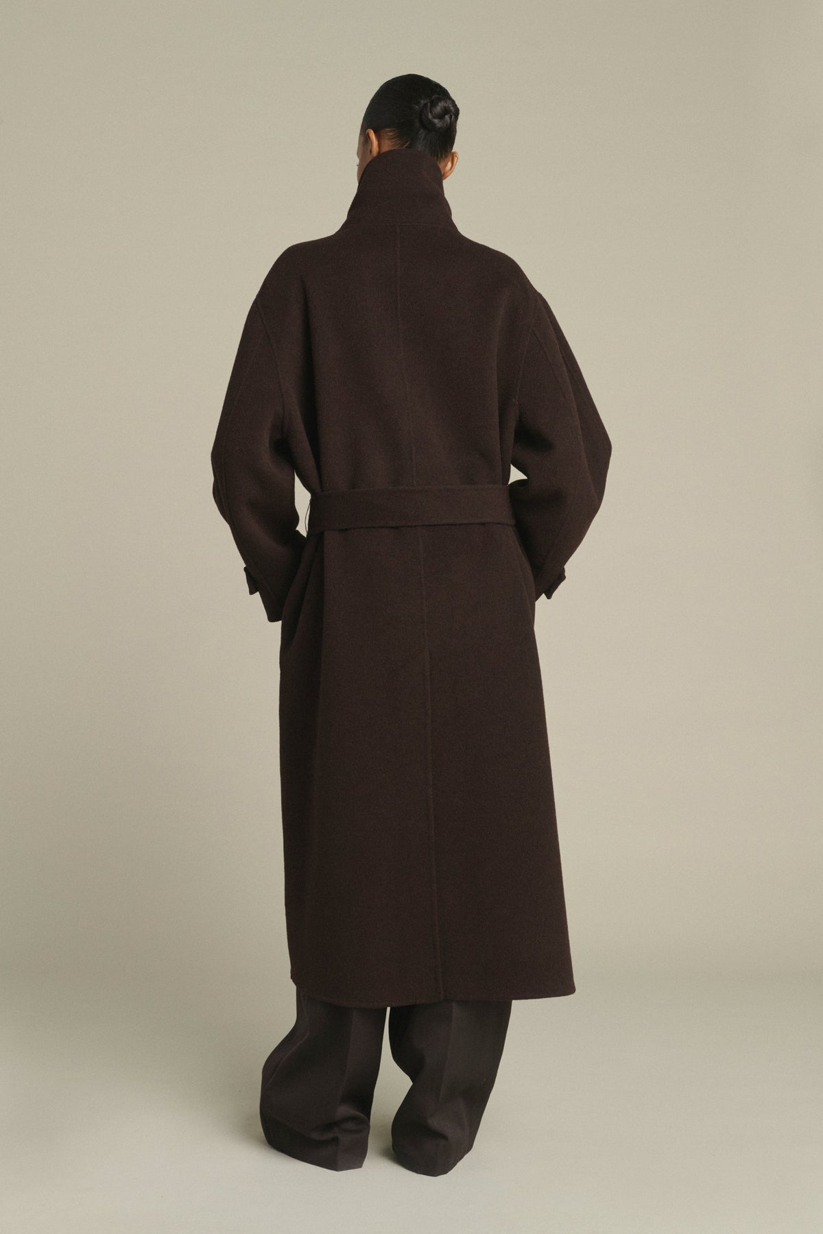 Manteau ceinturé à col haut en laine double face