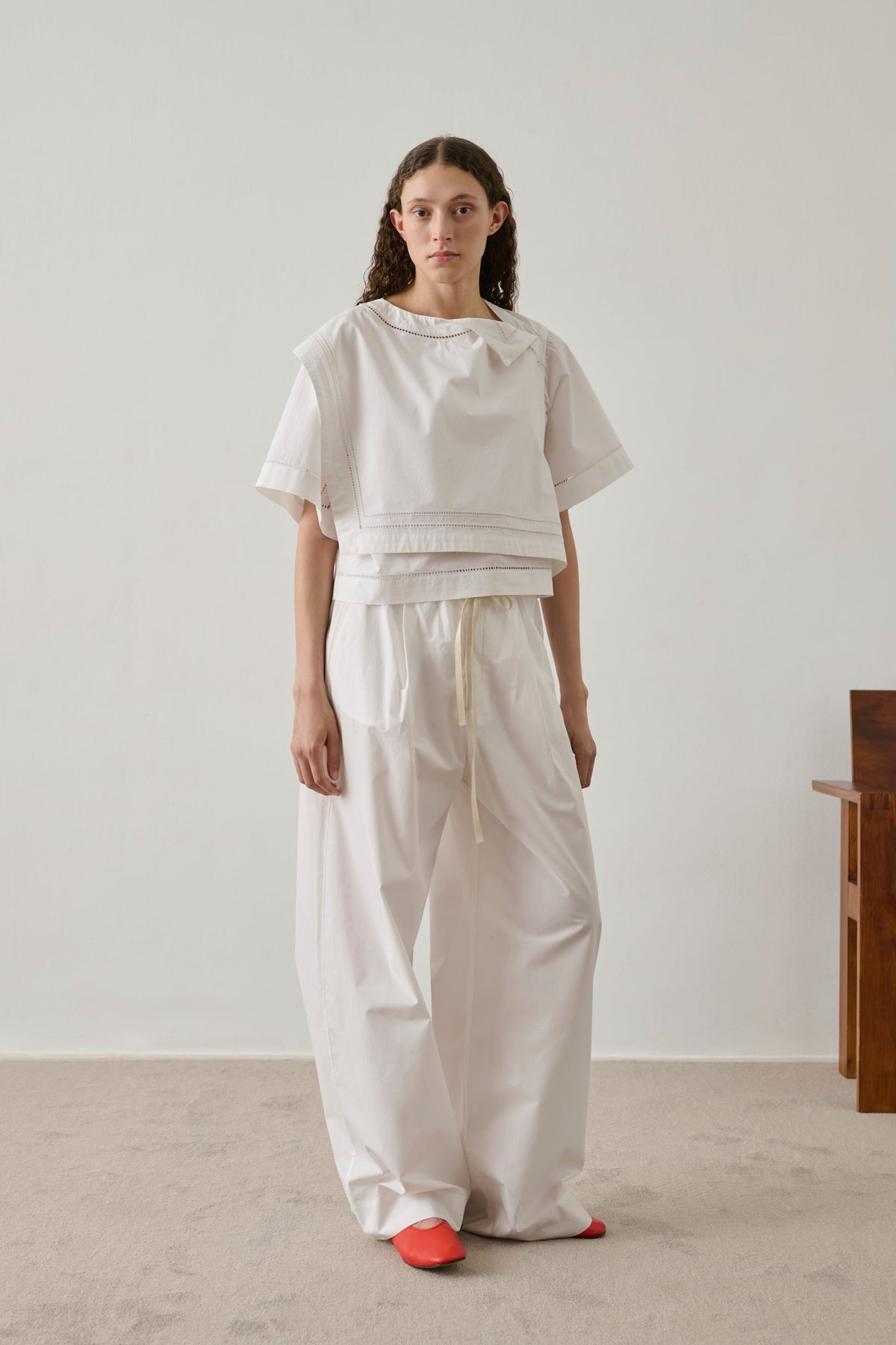 Blouse asymétrique en coton brodée