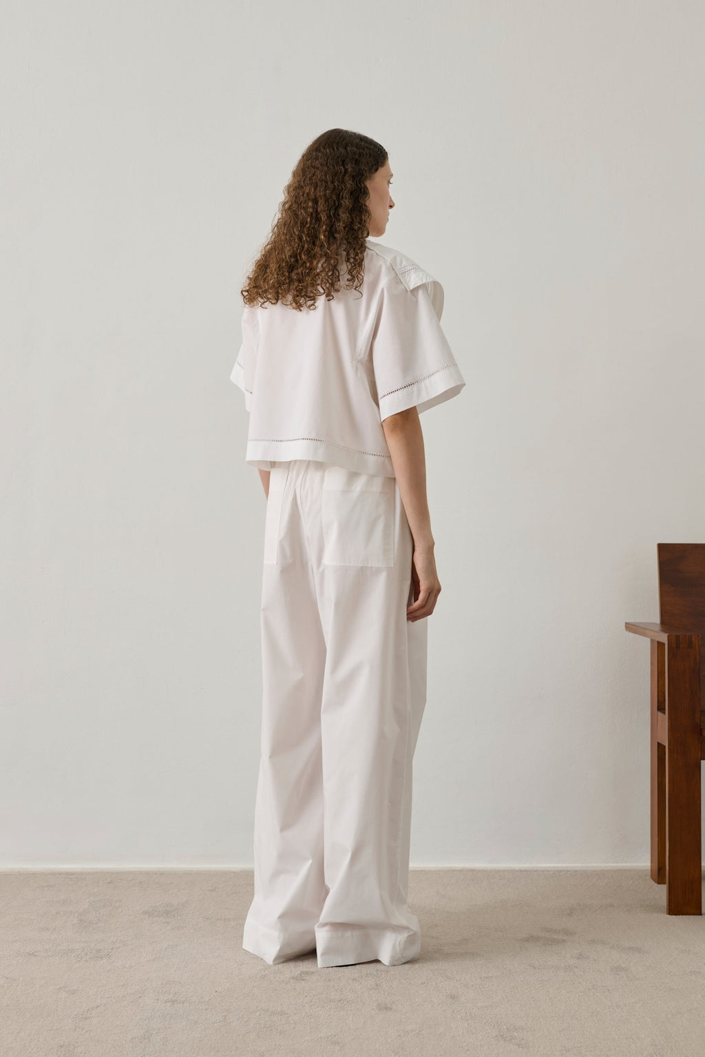 Blouse asymétrique en coton brodée