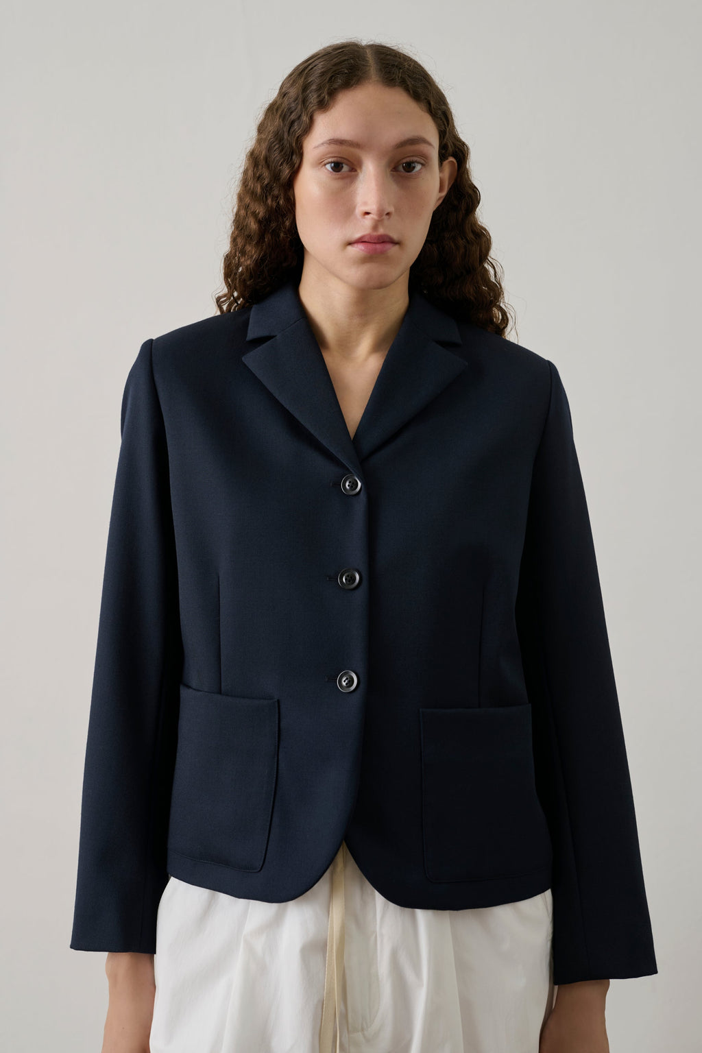 Veste de tailleur cintrée en gabardine de laine