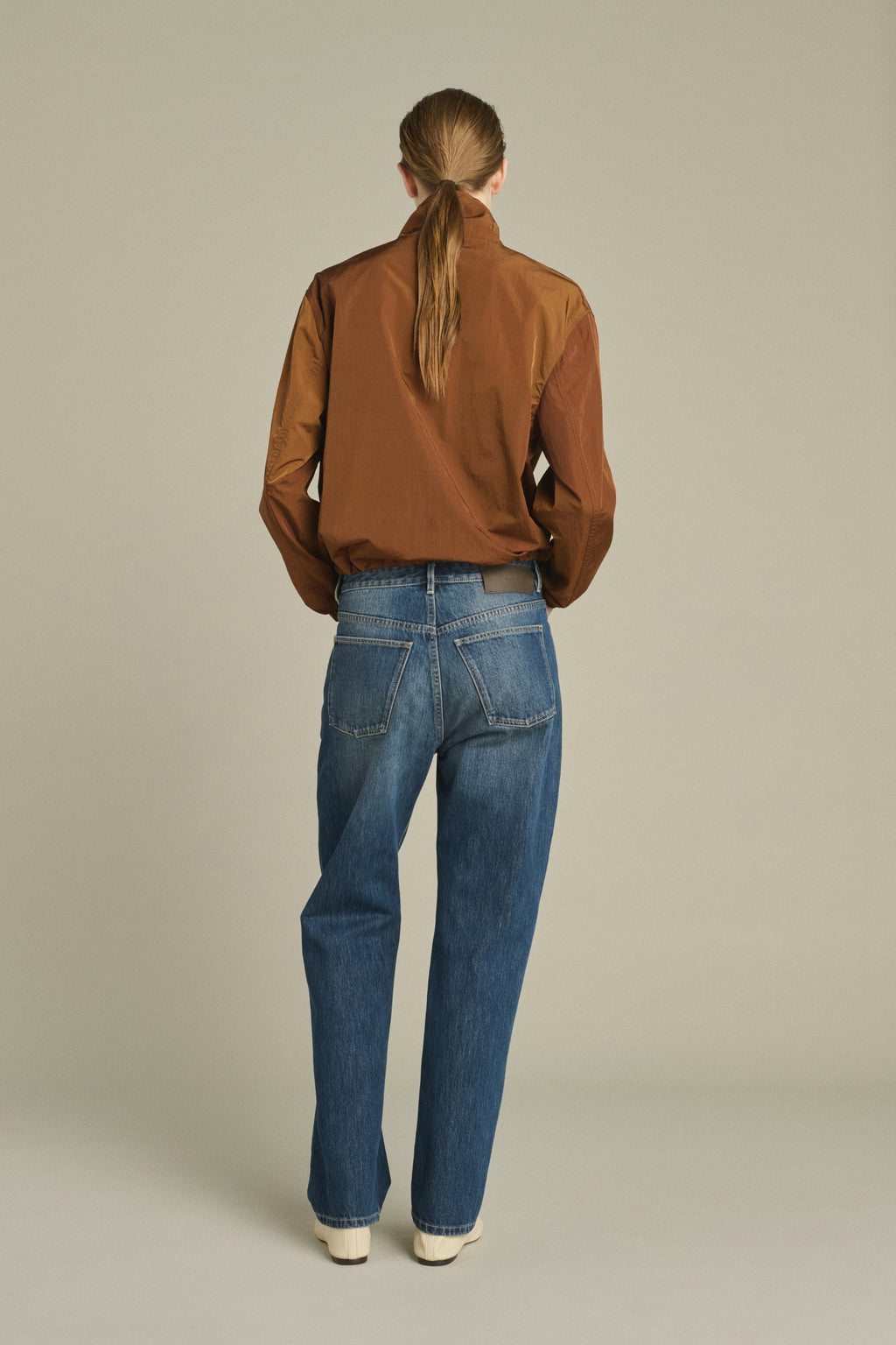 Jean étroit en denim délavé