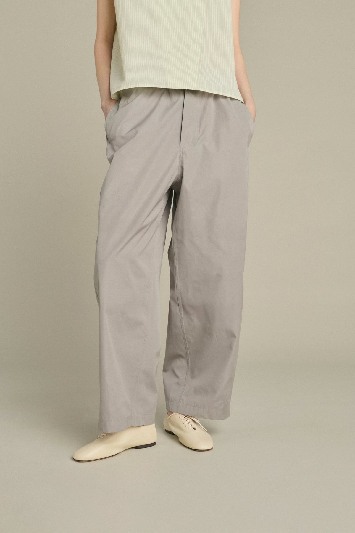 Pantalon léger à cordons en popeline glacée
