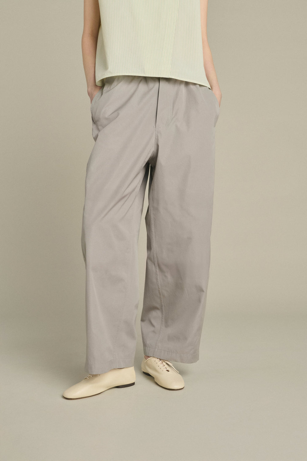 Pantalon à cordons en toile de coton glacée