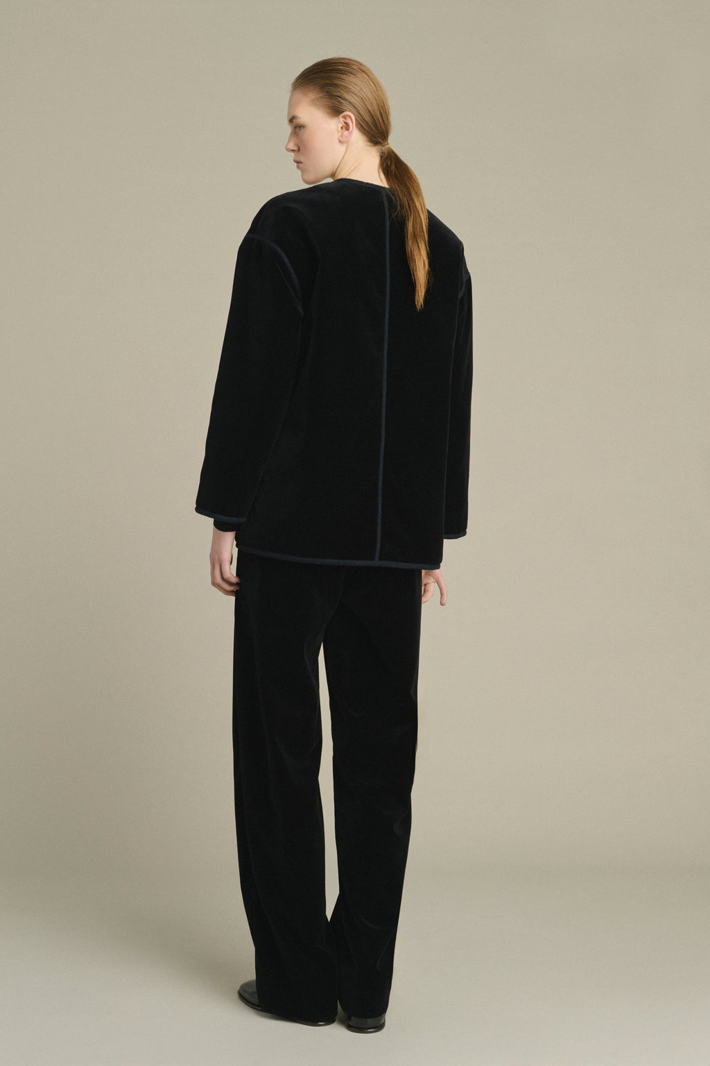 Veste à brandebourgs en velours lisse