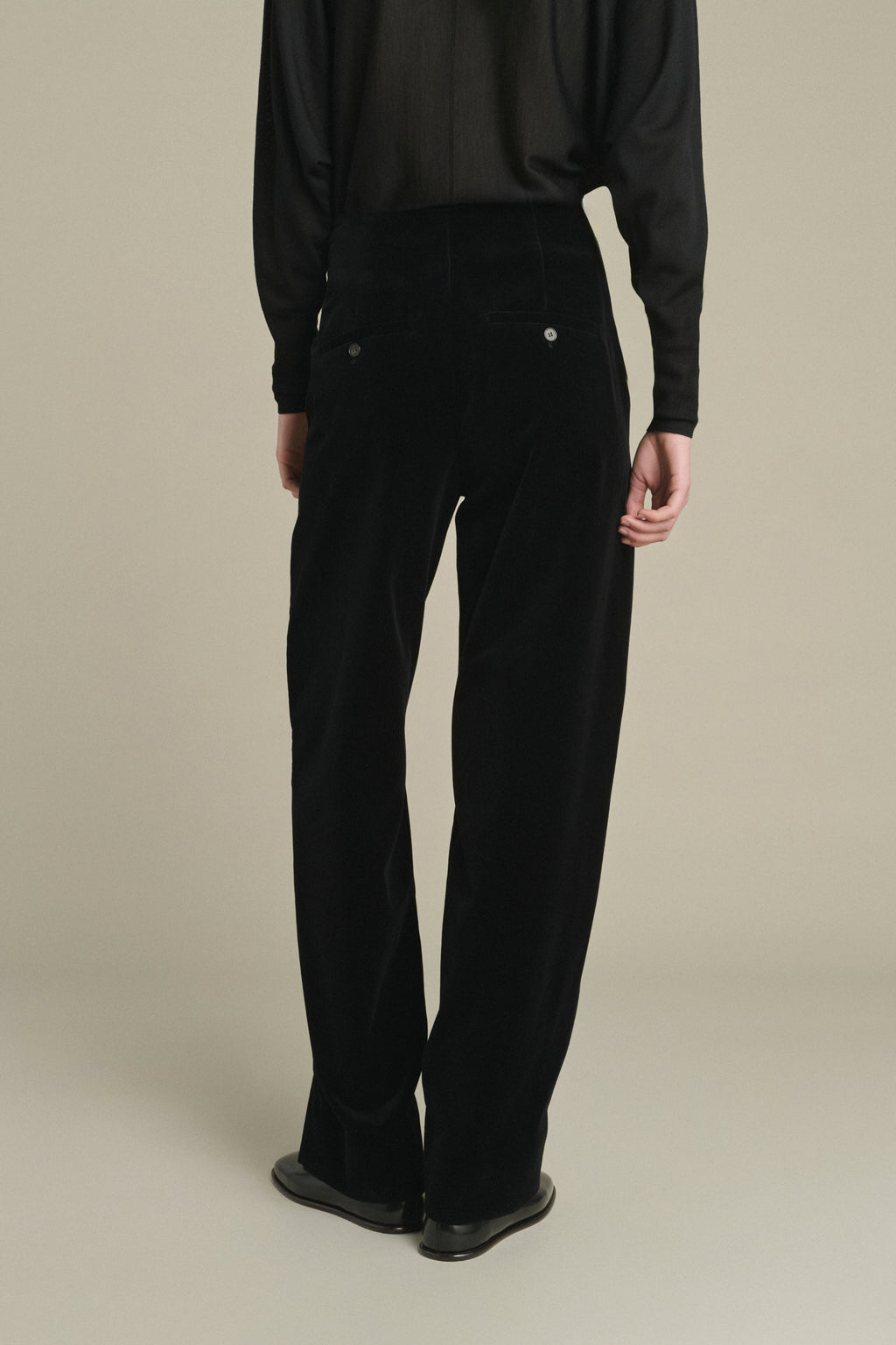 Pantalon droit en velours lisse
