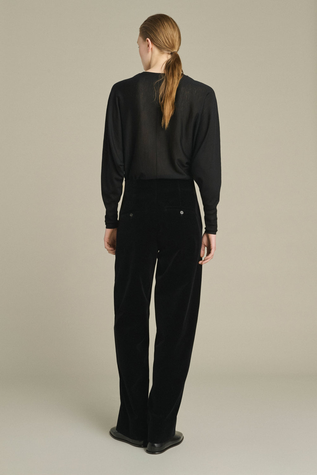 Pantalon droit en velours lisse