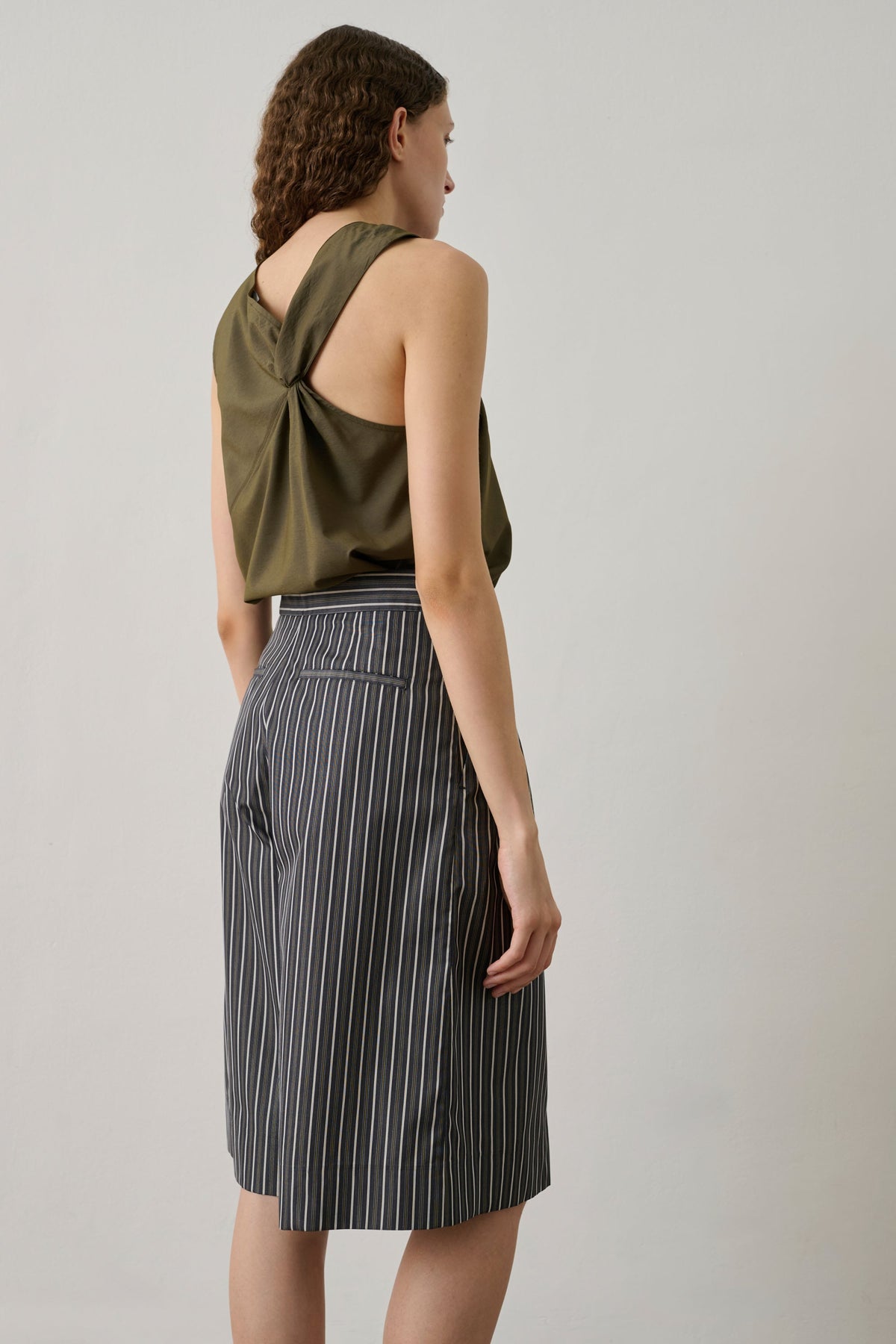Top asymétrique en toile fluide