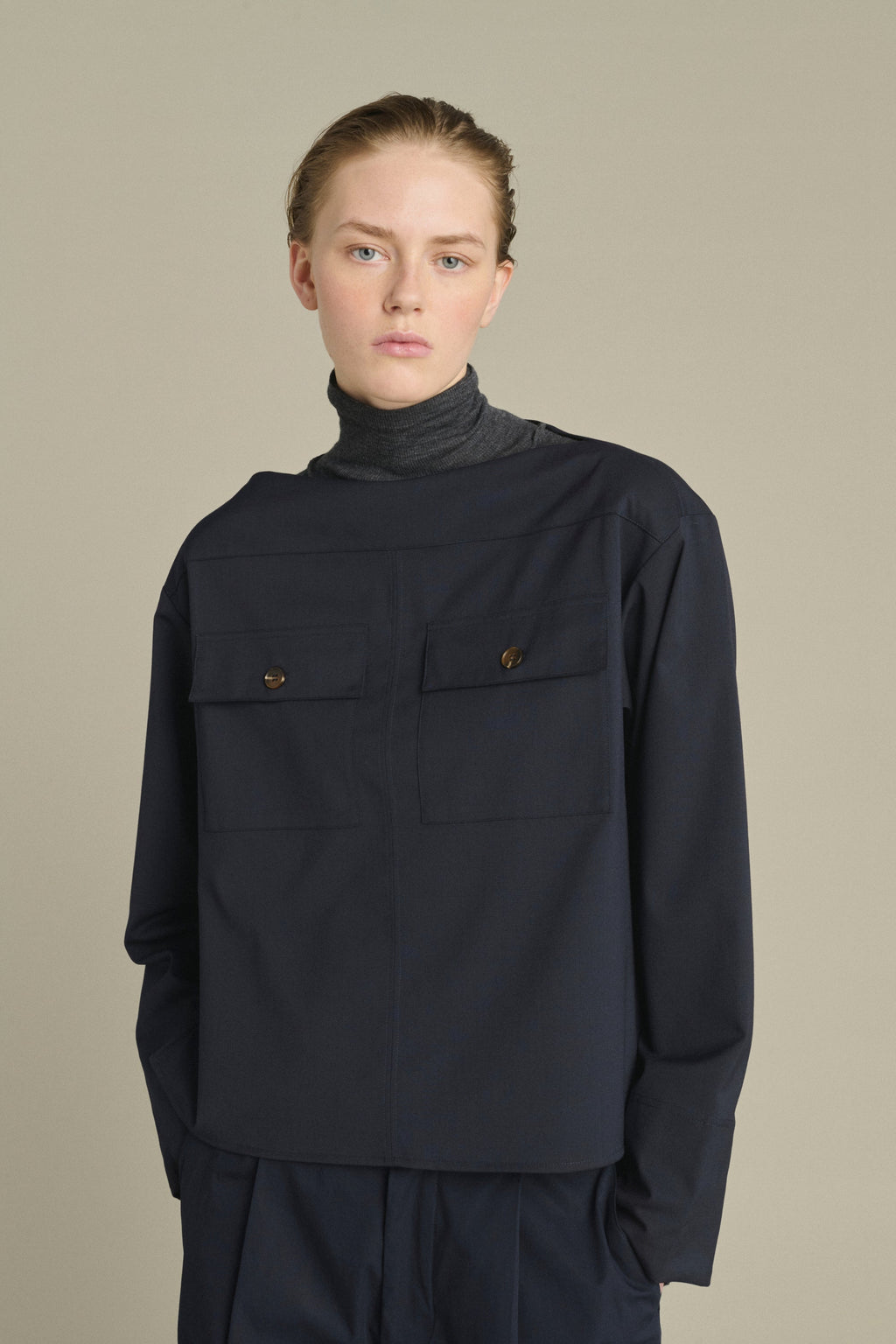 Blouse marine à double poches