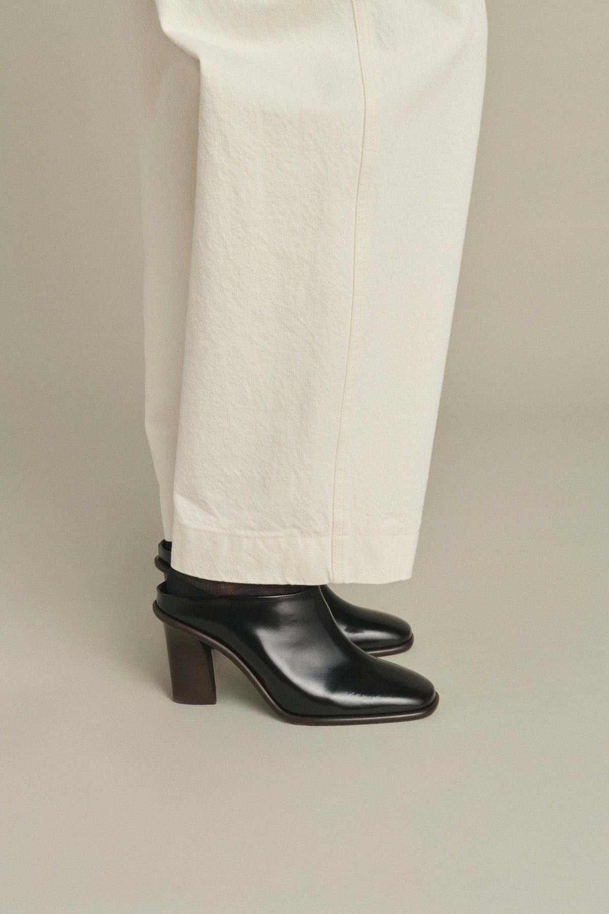 Mules à talons en cuir glacé