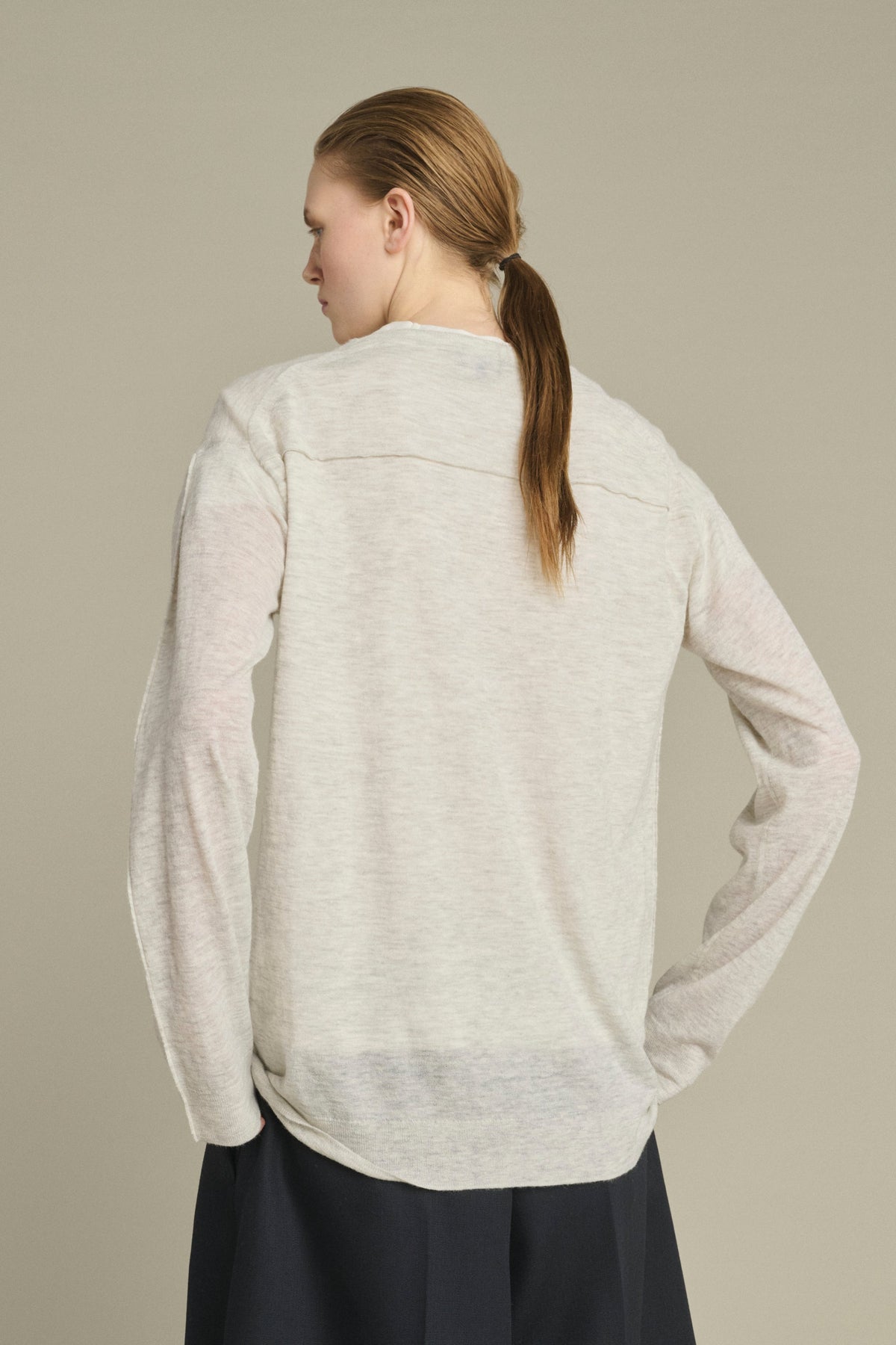 Pull ultra-fin à coutures apparentes