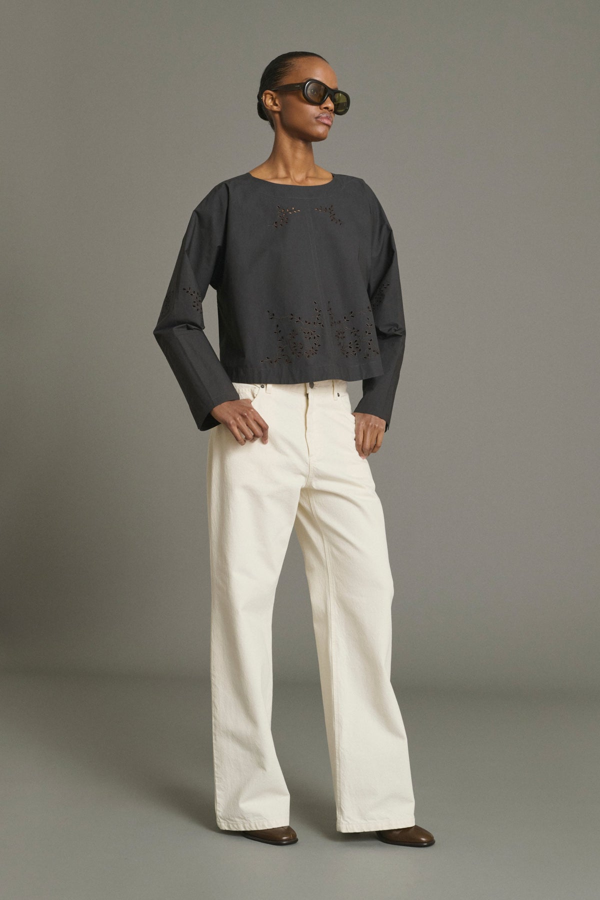 Blouse évasée en broderie anglaise
