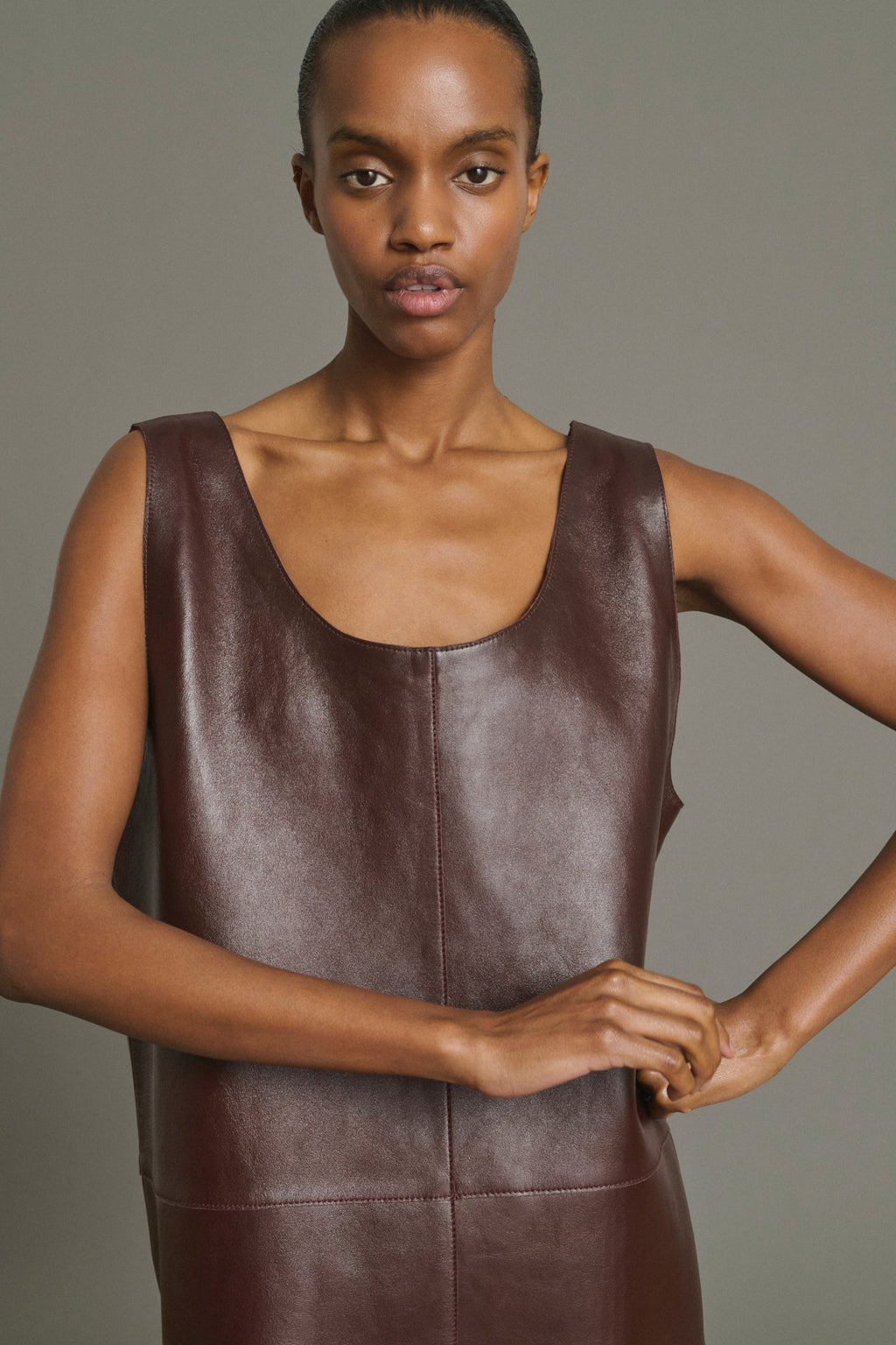 Robe débardeur oversize en cuir glacé