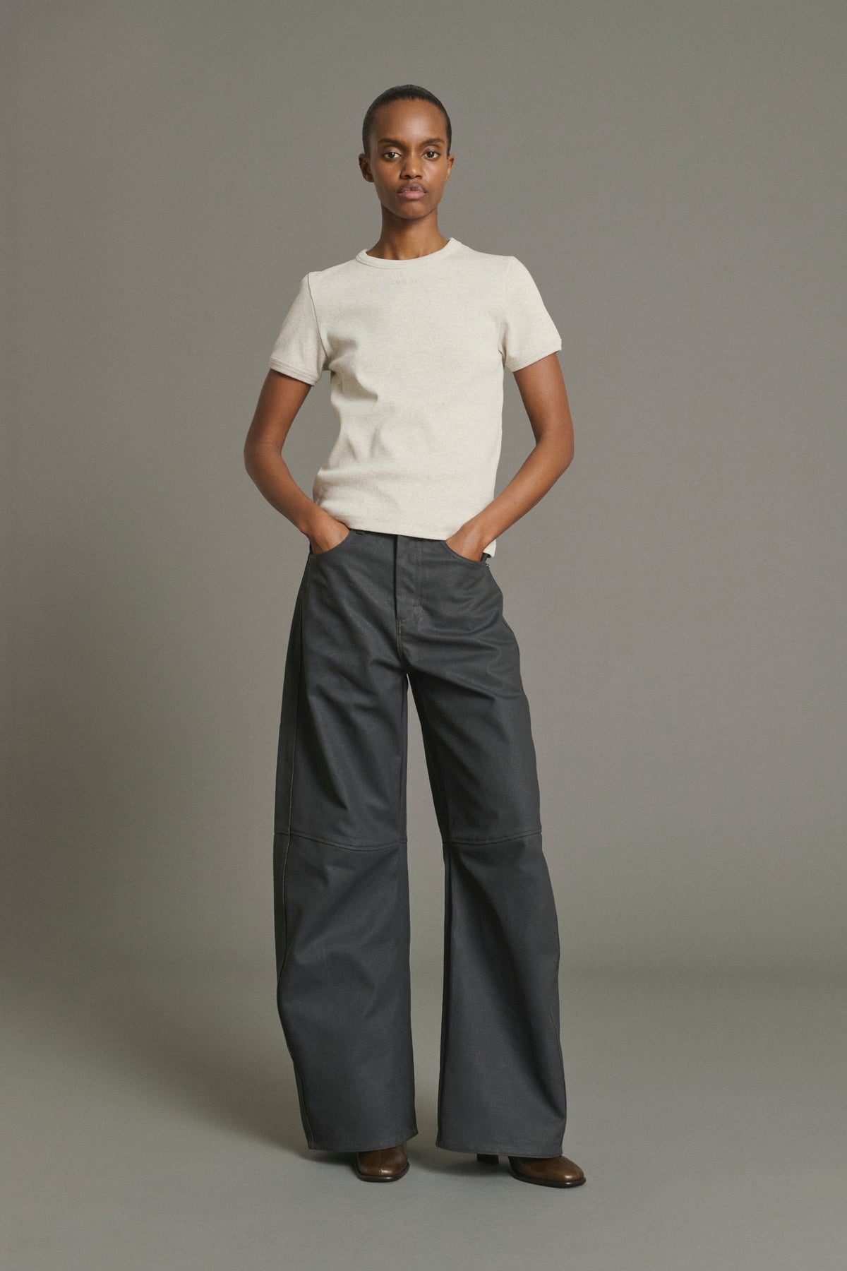 Tee-shirt brodé Soeur à petites côtes