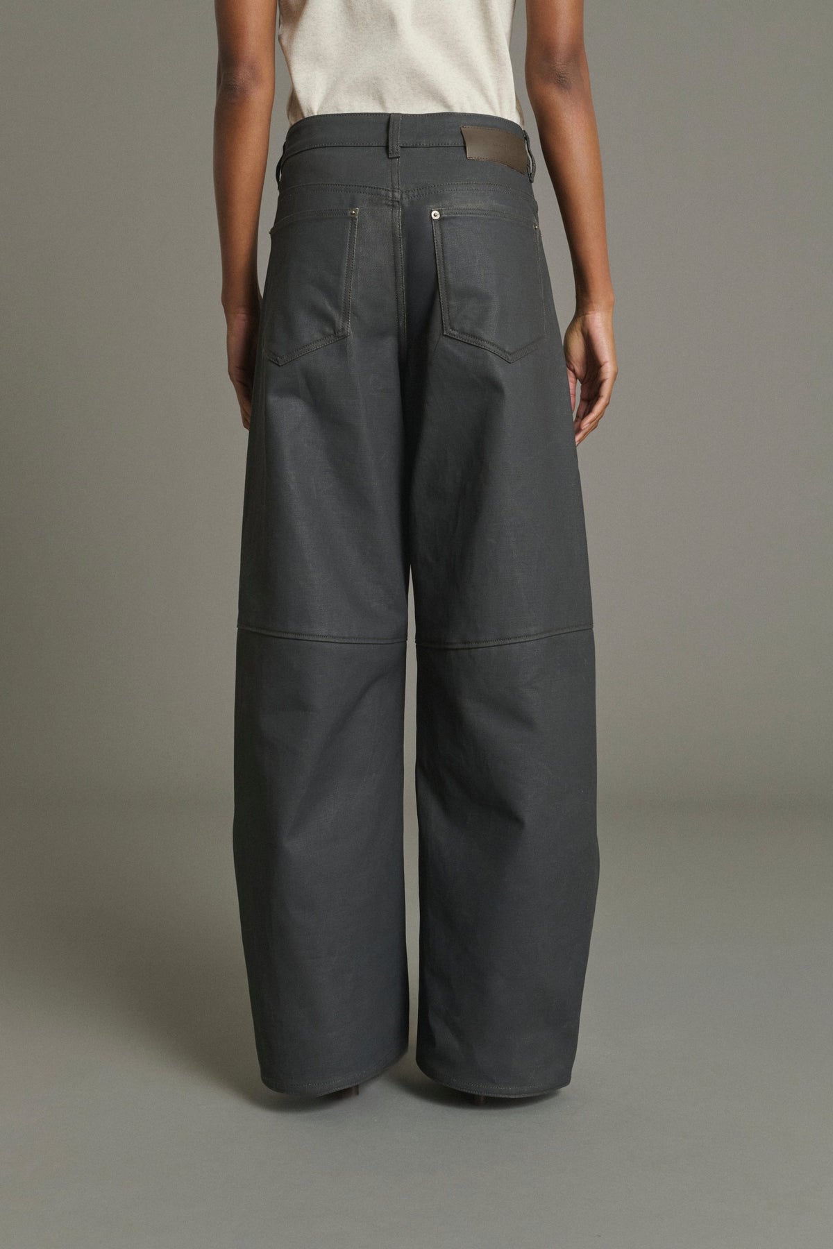 Jean barrel en toile enduite