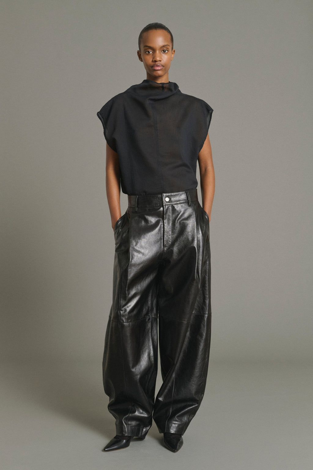 Pantalon barrel en cuir souple