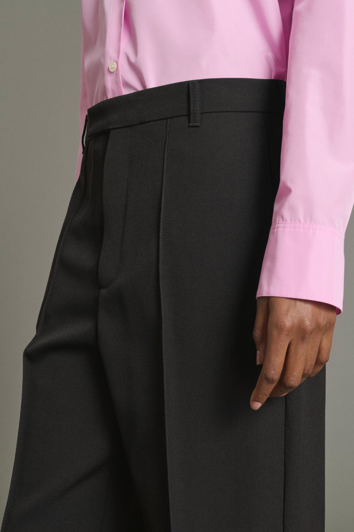 Pantalon tailleur à surpiqures