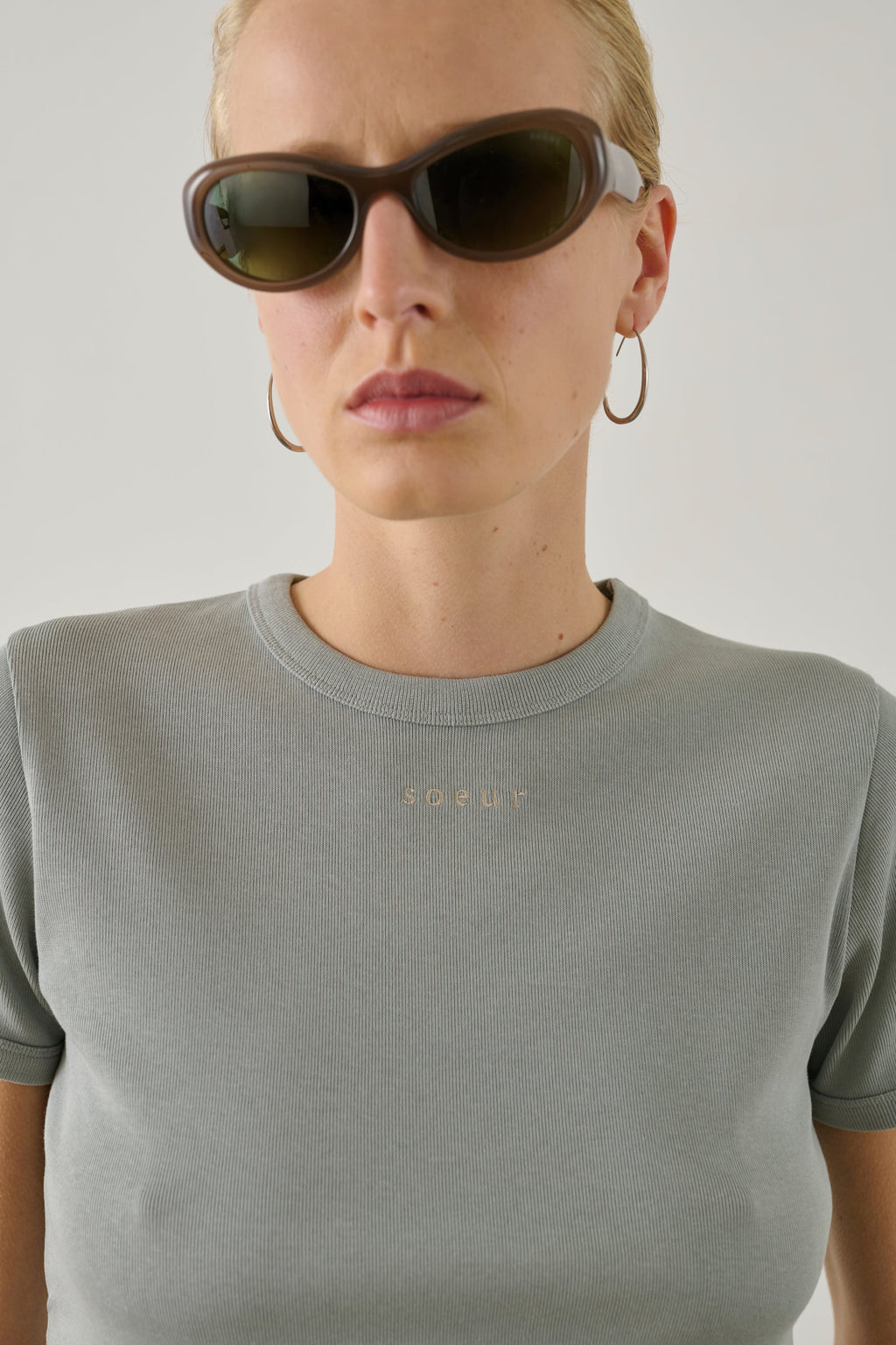 Tee-shirt brodé Soeur à petites côtes