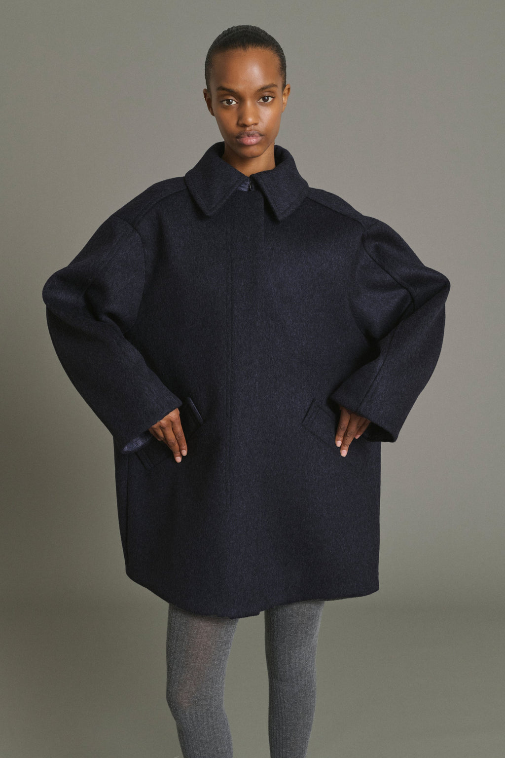 Manteau court oversize en drap de laine