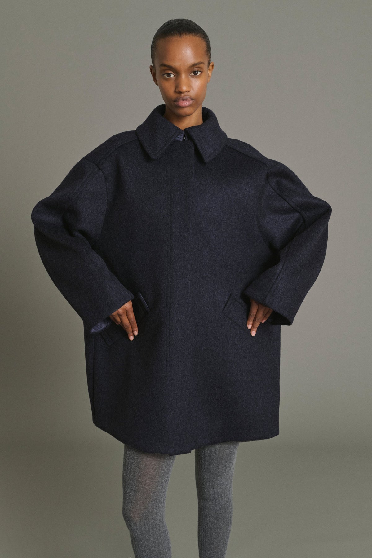 Manteau court oversize en drap de laine
