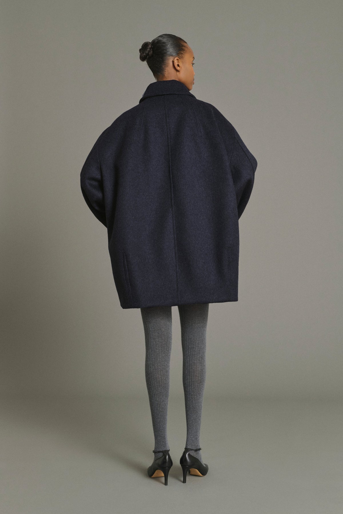 Manteau court oversize en drap de laine