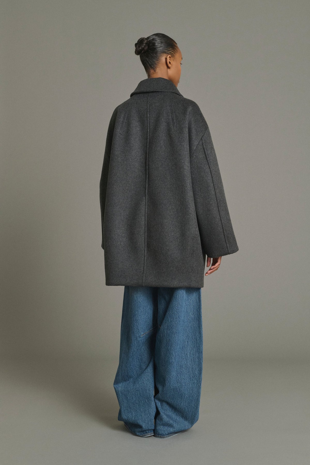 Manteau court oversize en drap de laine