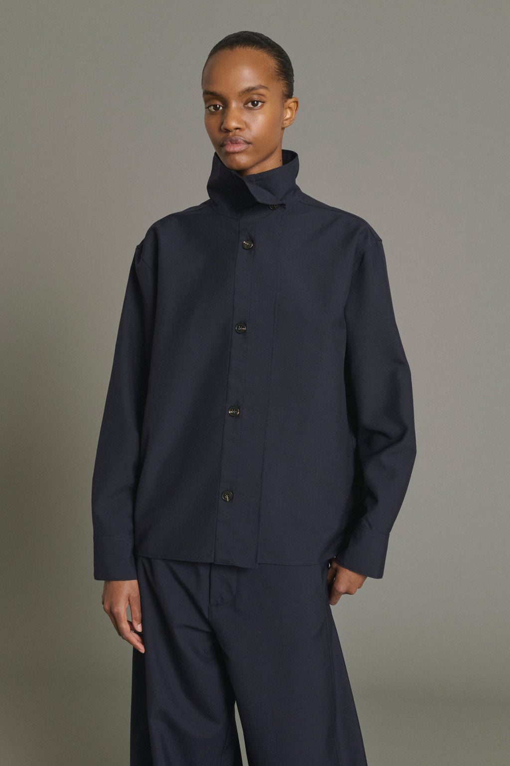 Chemise à col montant en toile de laine