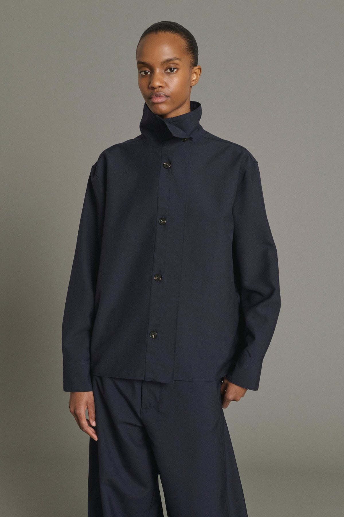 Chemise à col montant en toile de laine