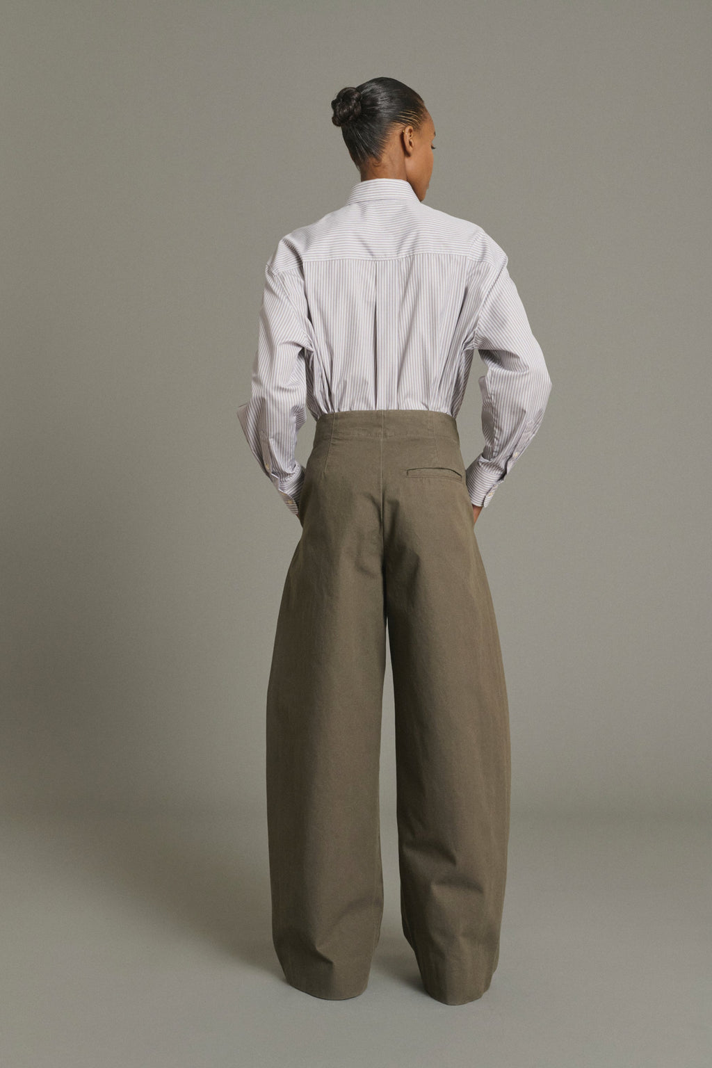Jean barrel ajusté à la taille