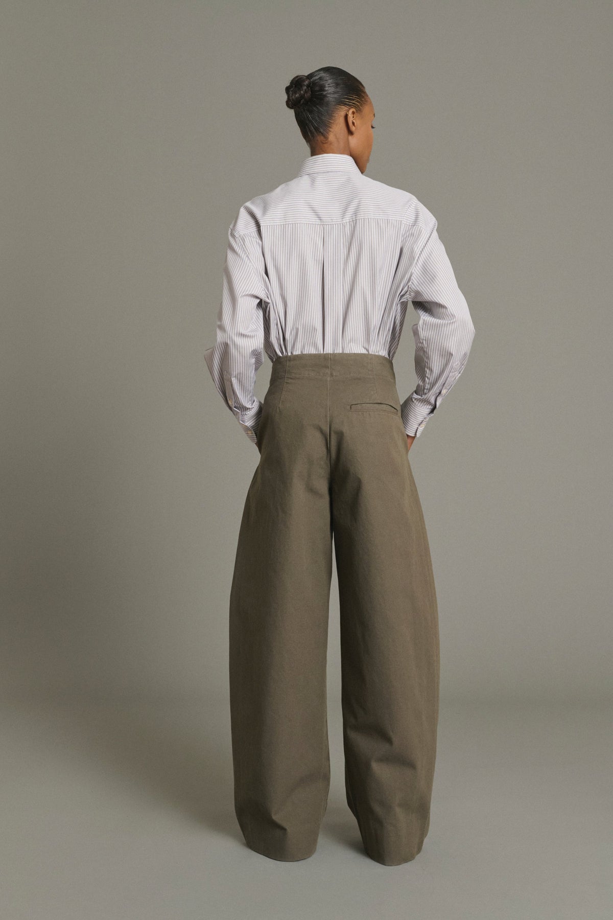 Jean barrel ajusté à la taille