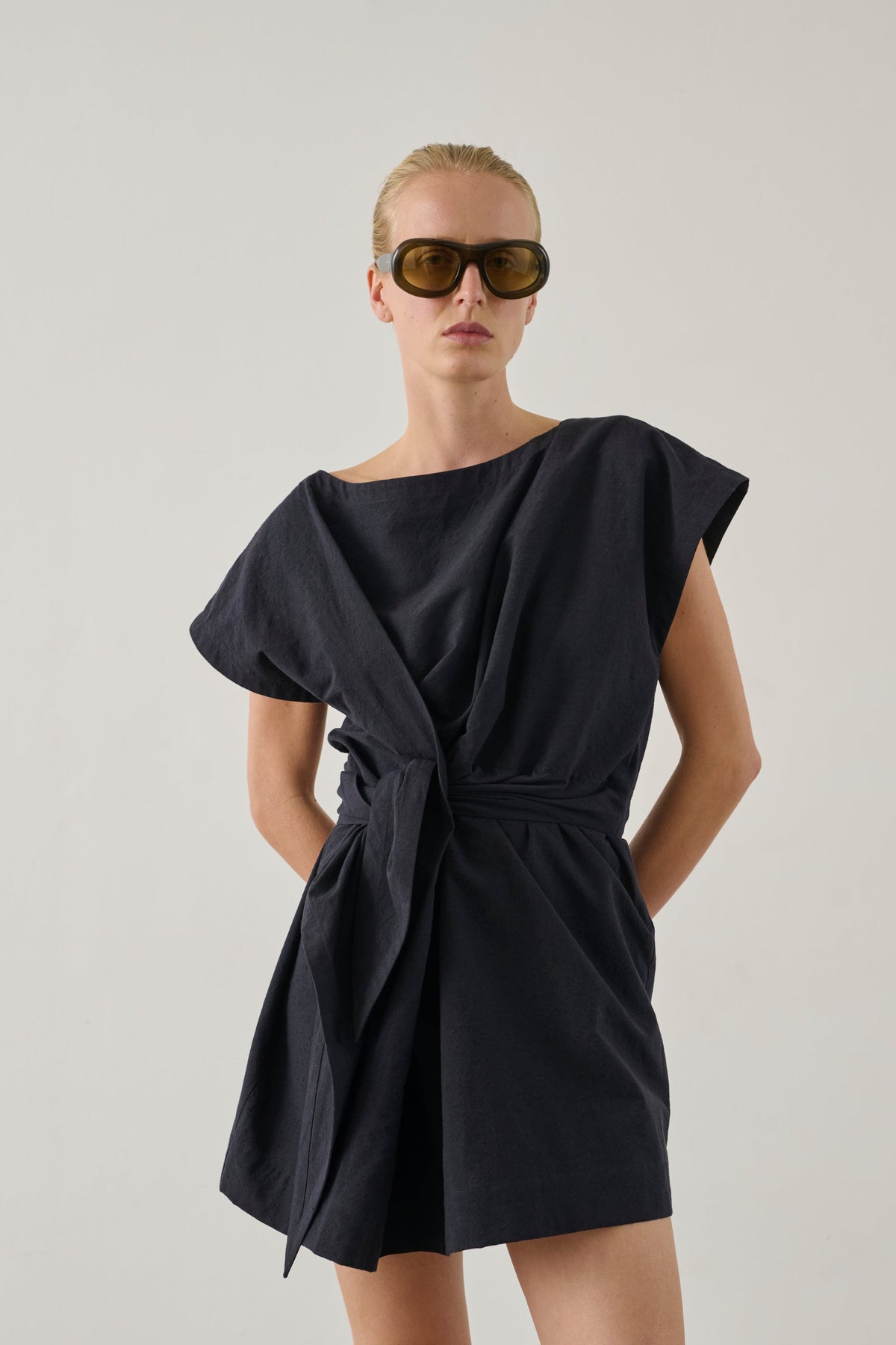 Robe courte nouée