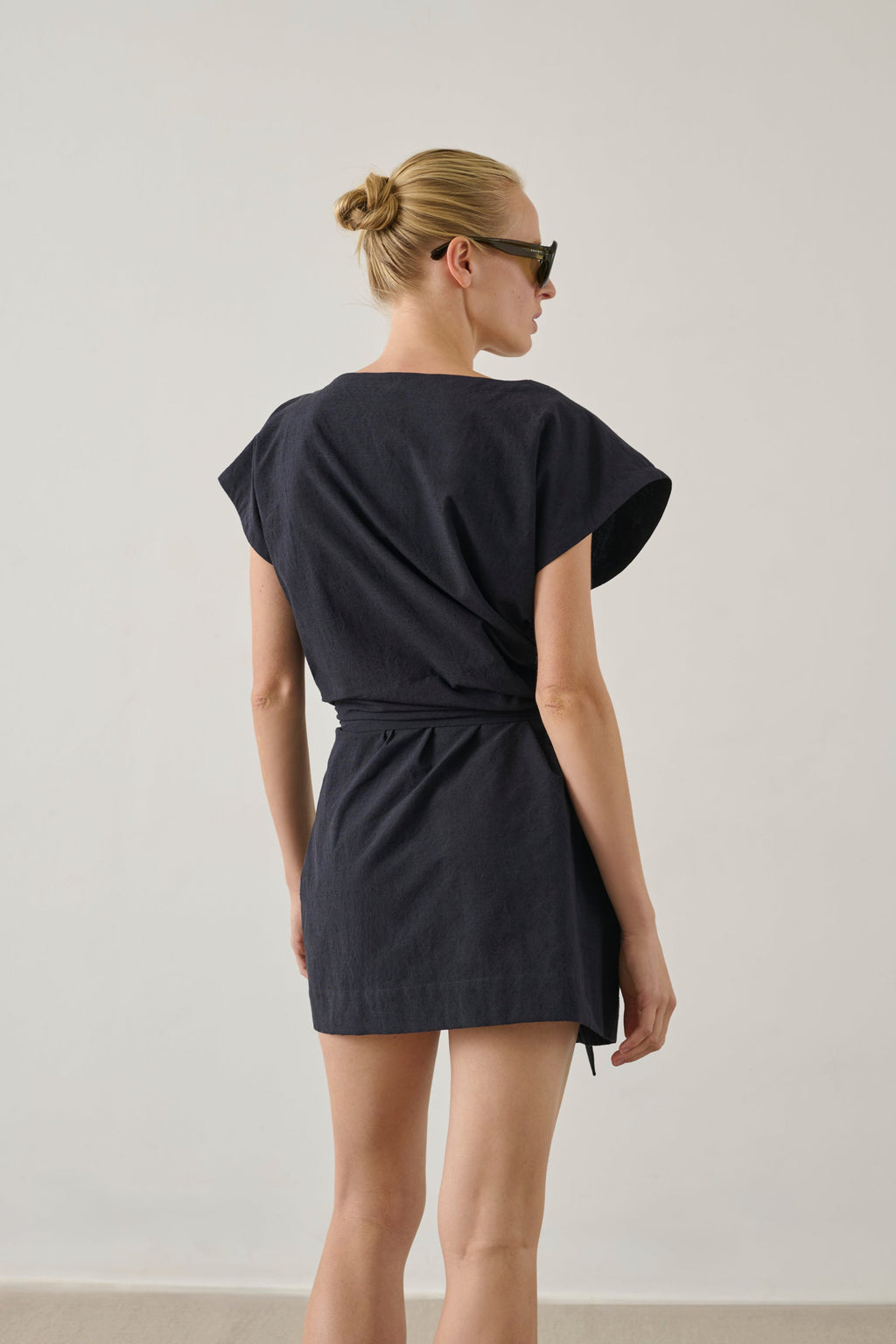 Robe courte nouée