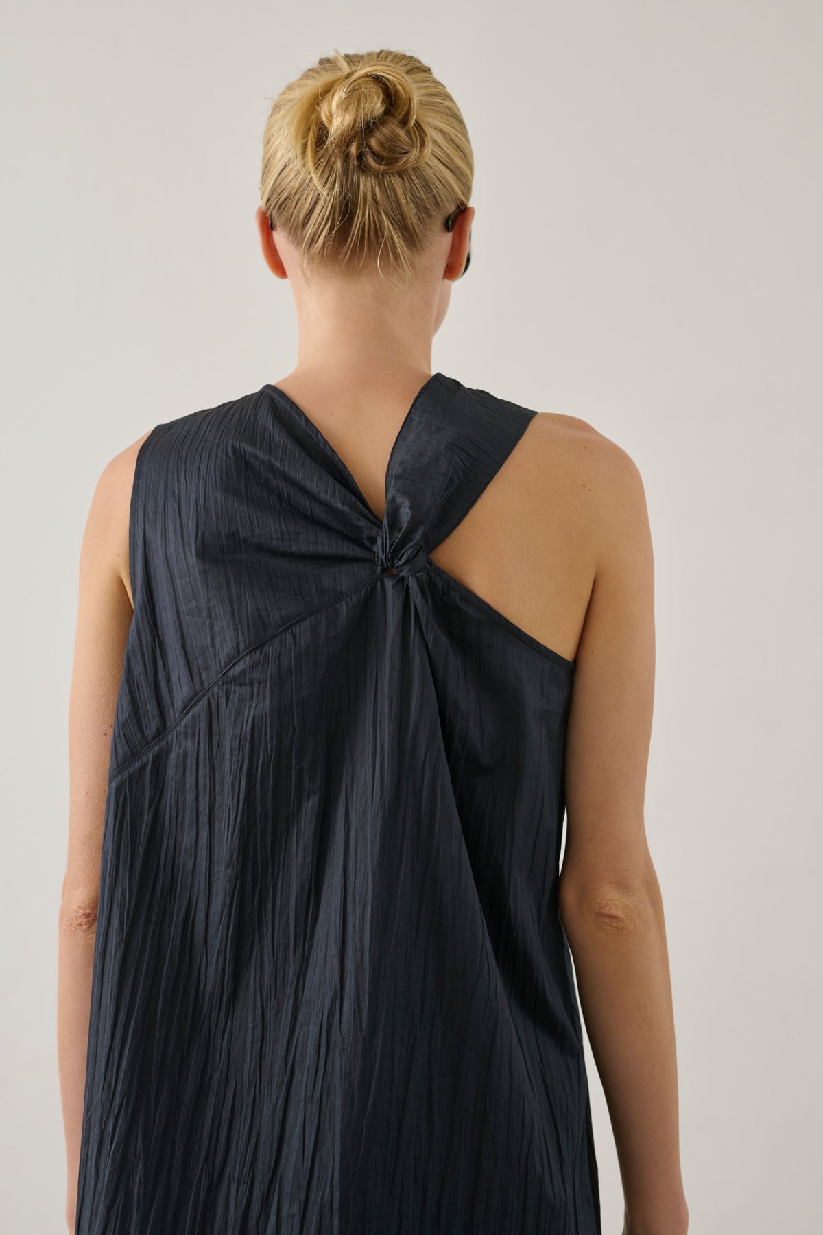 Robe courte en twill de coton plissé
